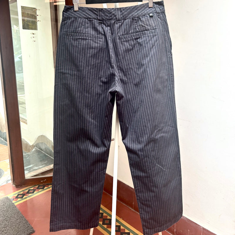 PRE-LOVED Nike SB pinstripe Skate pant (GREY/BLACK)