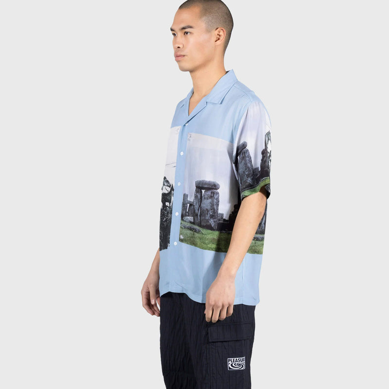 STONE HORSE BUTTON DOWN (POWDER BLUE)