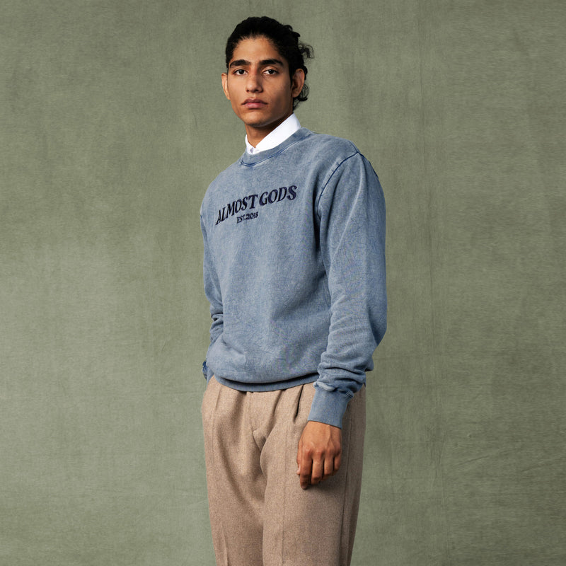 STONEWASHED EMBROIDERED LOGO SWEATSHIRT (MIST)